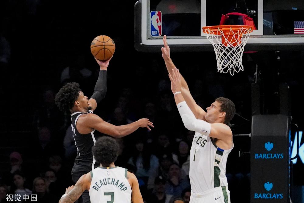 了广泛的瞩 了广泛的瞩